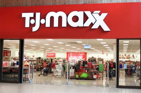  Welcome to T.J.Maxx! Stop in to shop high-end designer fashion and brand names you love, all at prices that let your individual style shine. At T.J.Maxx Hauppauge, NY you'll discover women's & men's clothes that match your style. You'll find the perfect final touches for every outfit - handbags, accessories & more. 